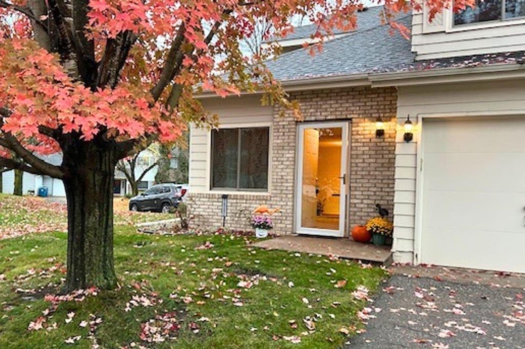 Photo of 15262 Lesley Lane, Eden Prairie, MN 55346 (MLS # 7160452)