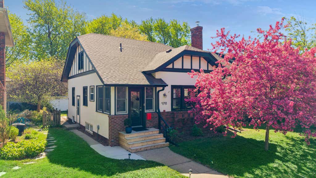 Photo of 4741 Ewing Avenue S, Minneapolis, MN 55410 (MLS # 7073810)