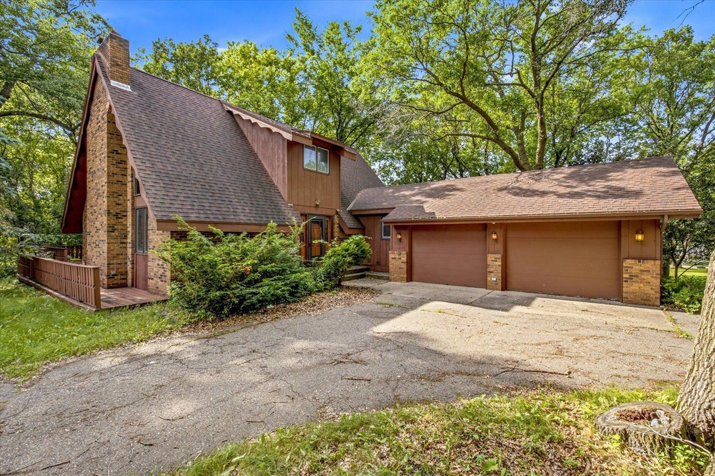 Photo of 1817 Oregon Trail, Saint Cloud, MN 56301 (MLS # 7138692)