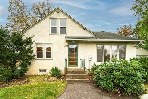 928 Heron Avenue N Oakdale MN 55128