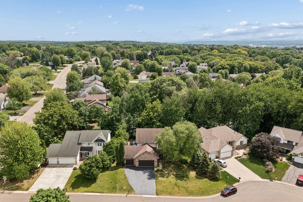 Photo of 2478 Timber Court E, Maplewood, MN 55119 (MLS # 7072380)