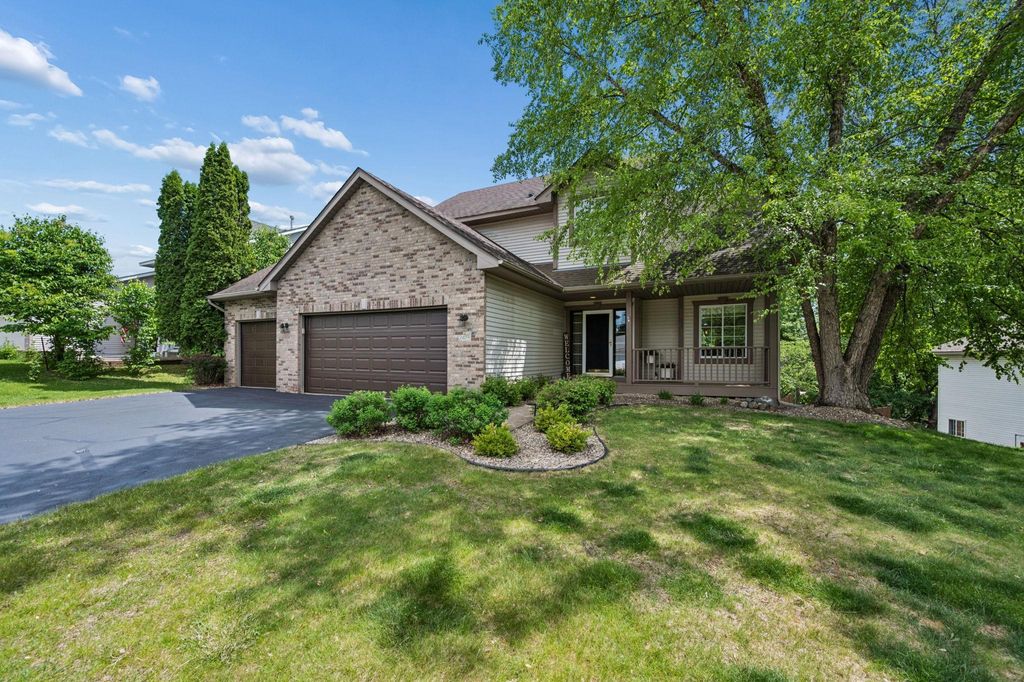 Photo of 2478 Timber Court E, Maplewood, MN 55119 (MLS # 7072380)
