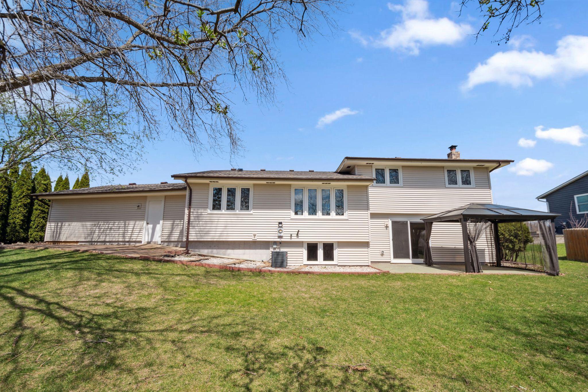 1821 Country View Boulevard
