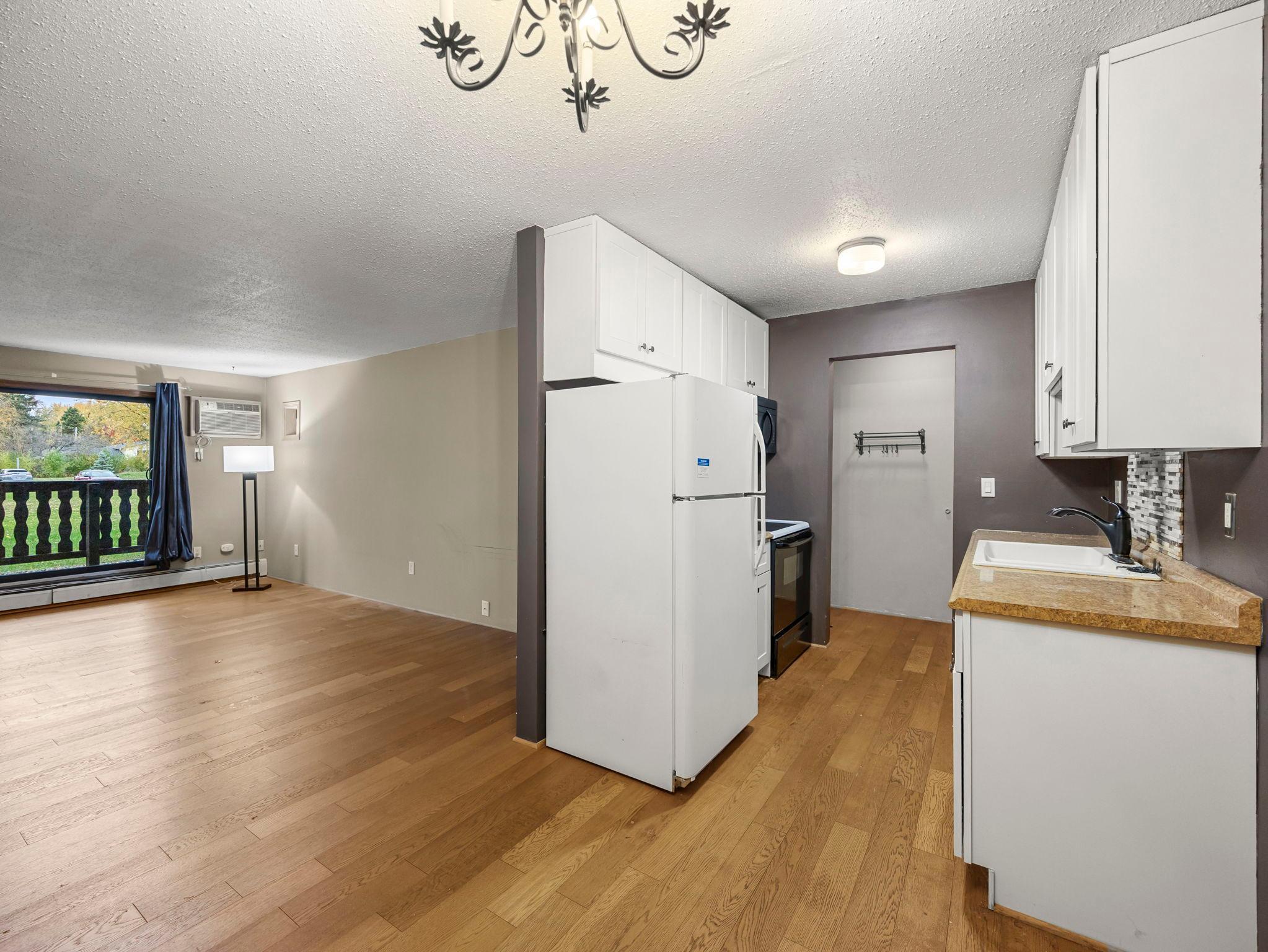 3461 Kent Street 1005