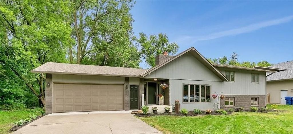 Photo of 1923 13th Street S, Saint Cloud, MN 56301 (MLS # 6824096)