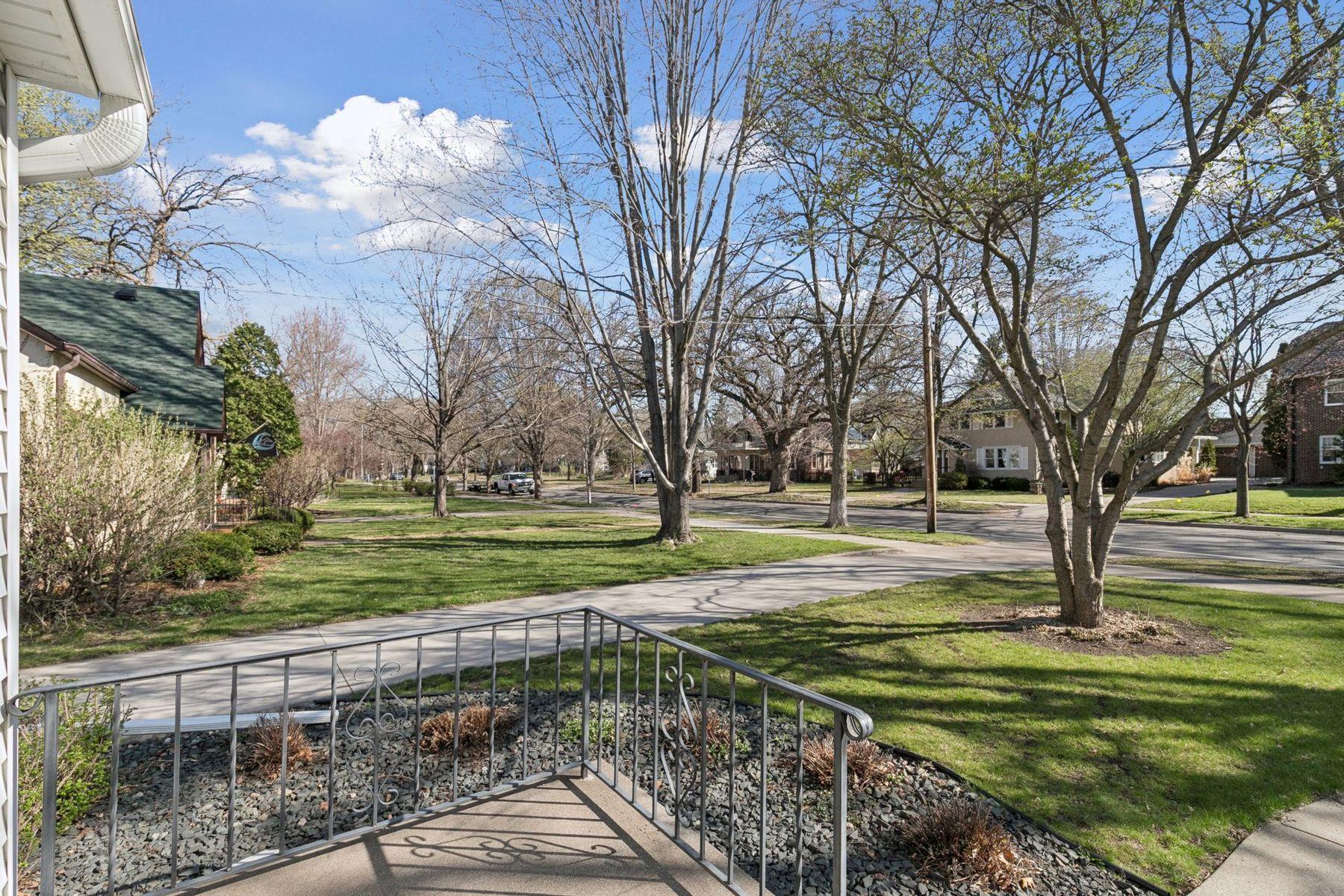 4380 Wooddale Avenue