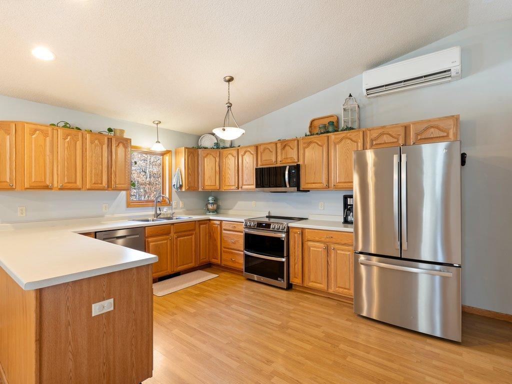 3884 Woodlawn Street