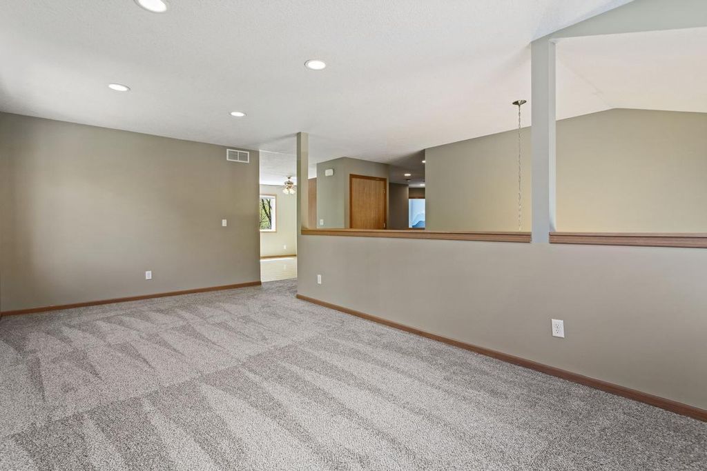 Photo of 356 Arlington Avenue W, Saint Paul, MN 55117 (MLS # 7082045)