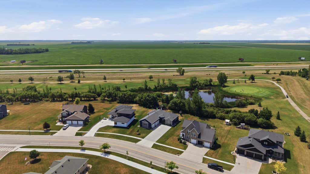Photo of 916 Sunset Drive, Mapleton, ND 58059 (MLS # 7120287)