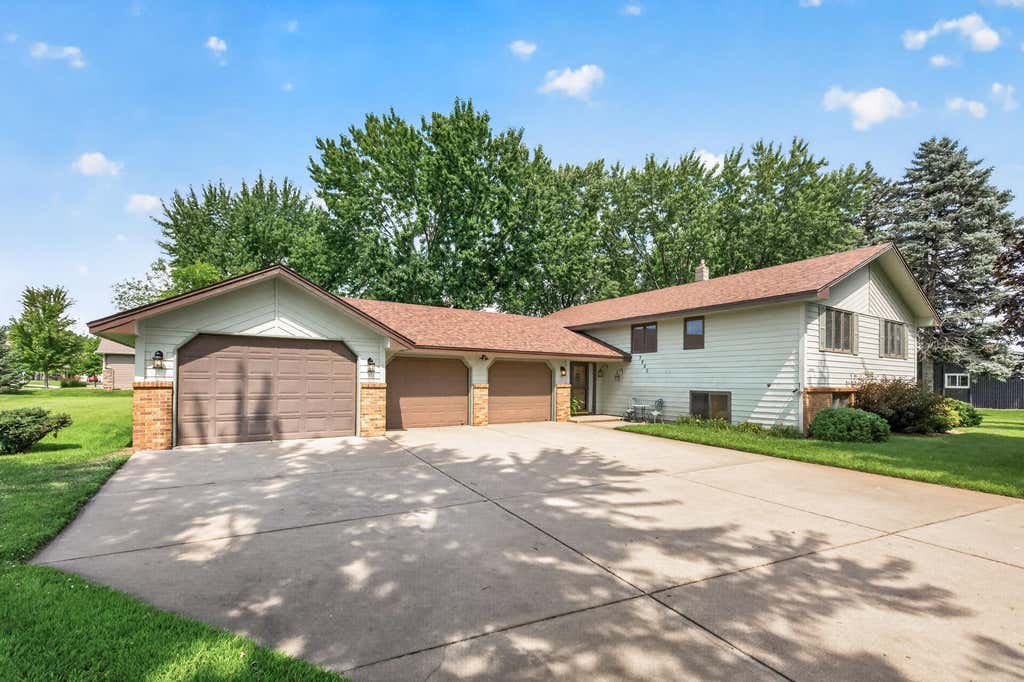 Photo of 3800 101st Avenue N, Brooklyn Park, MN 55443 (MLS # 7129067)