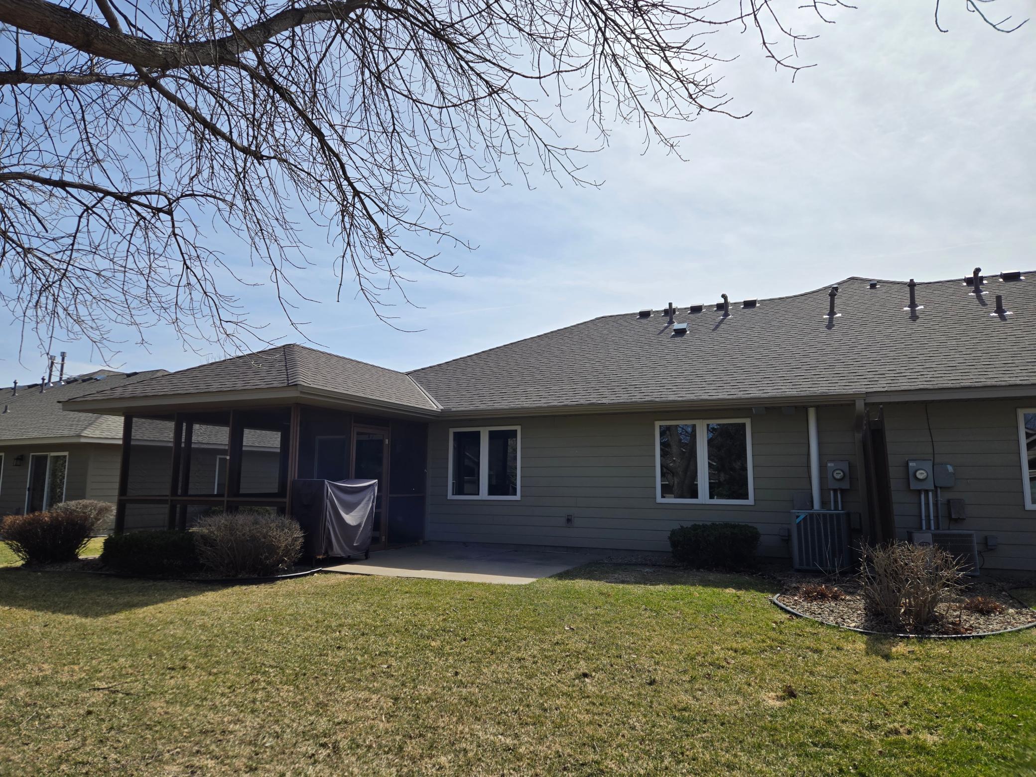 411 Independence Street NE