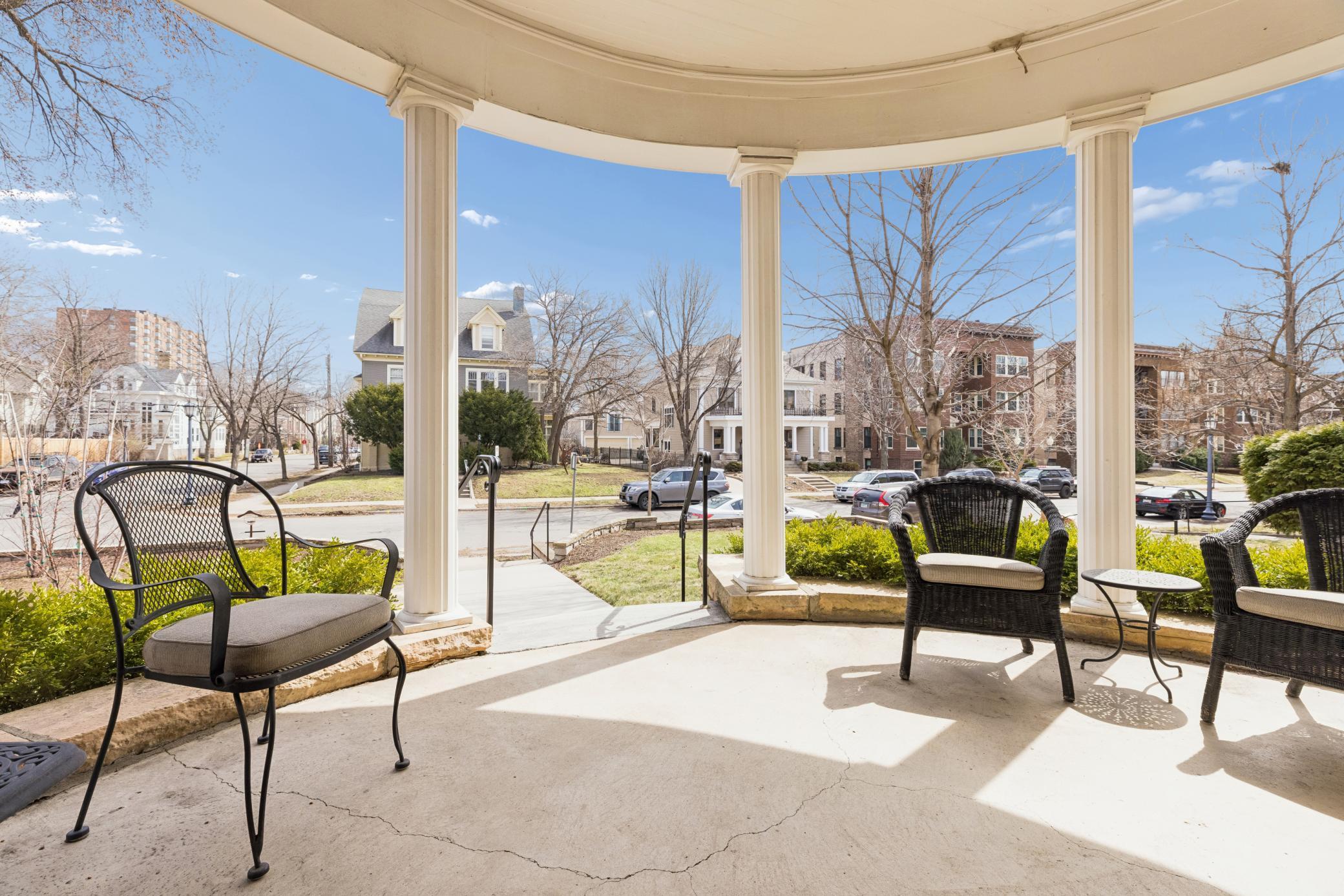 1900 Dupont Avenue S