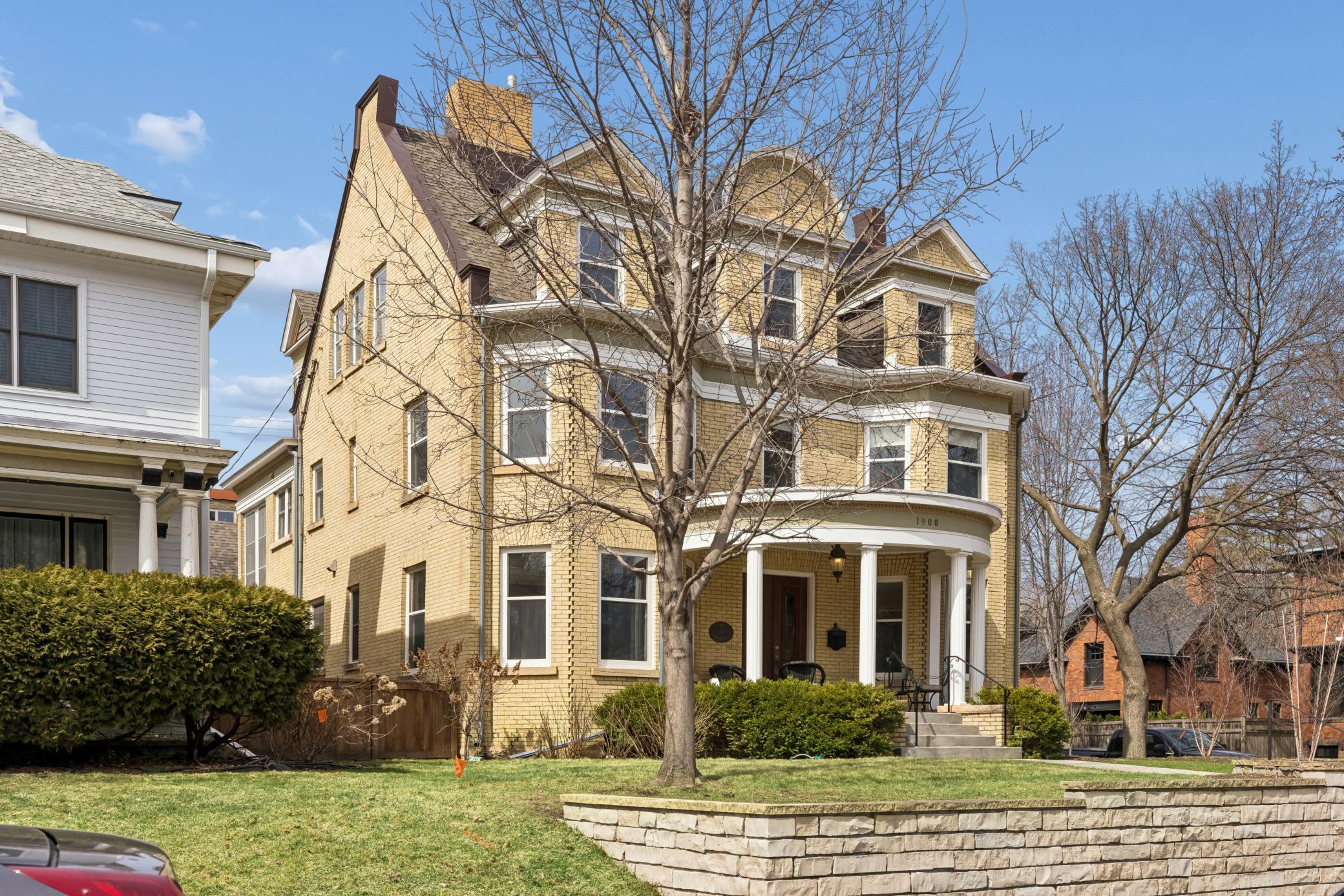 1900 Dupont Avenue S