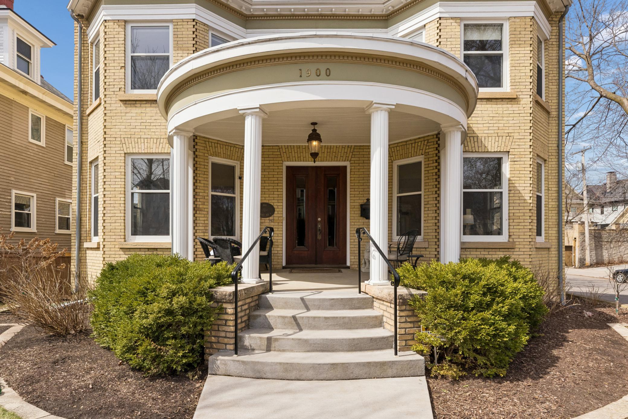 1900 Dupont Avenue S