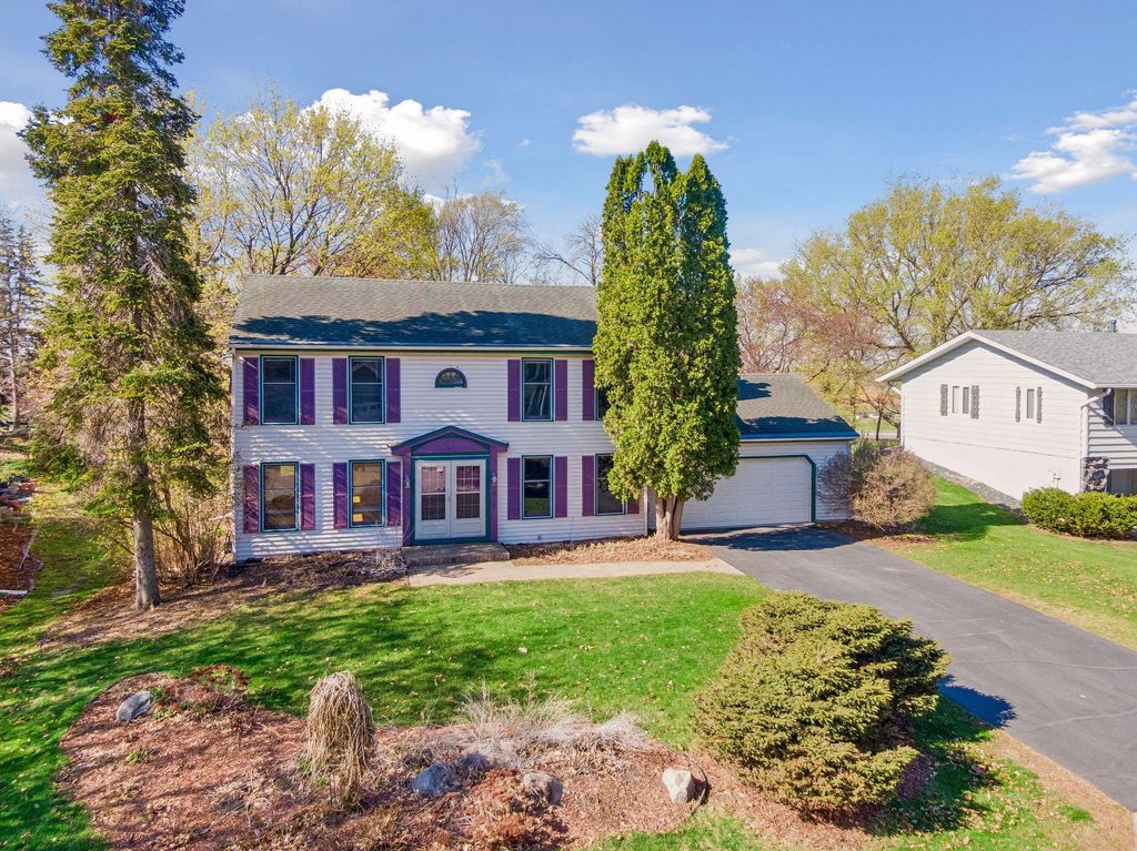 Photo of 812 Oriole Lane, Chaska, MN 55318 (MLS # 7022082)