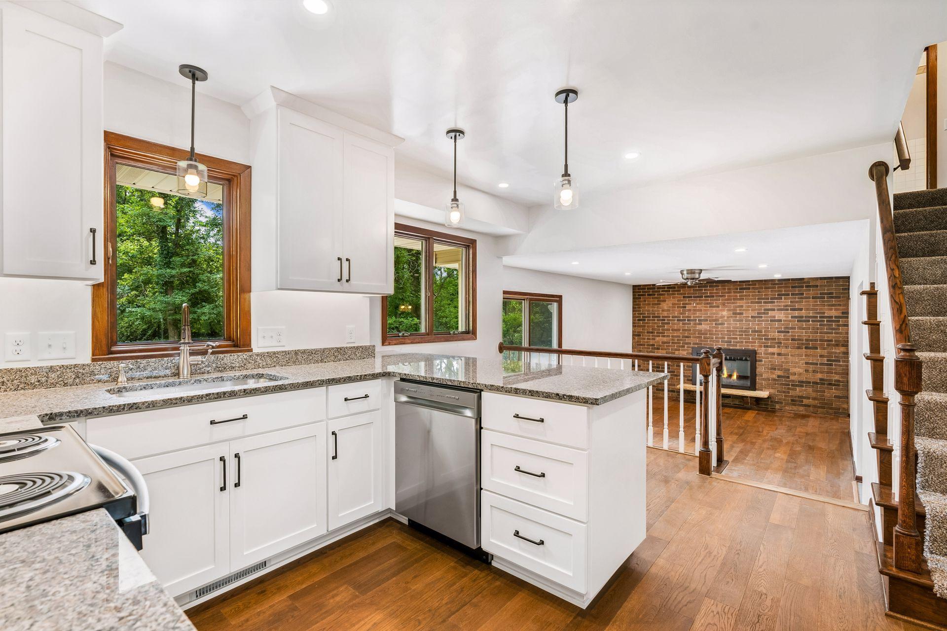 1086 Carlton Drive