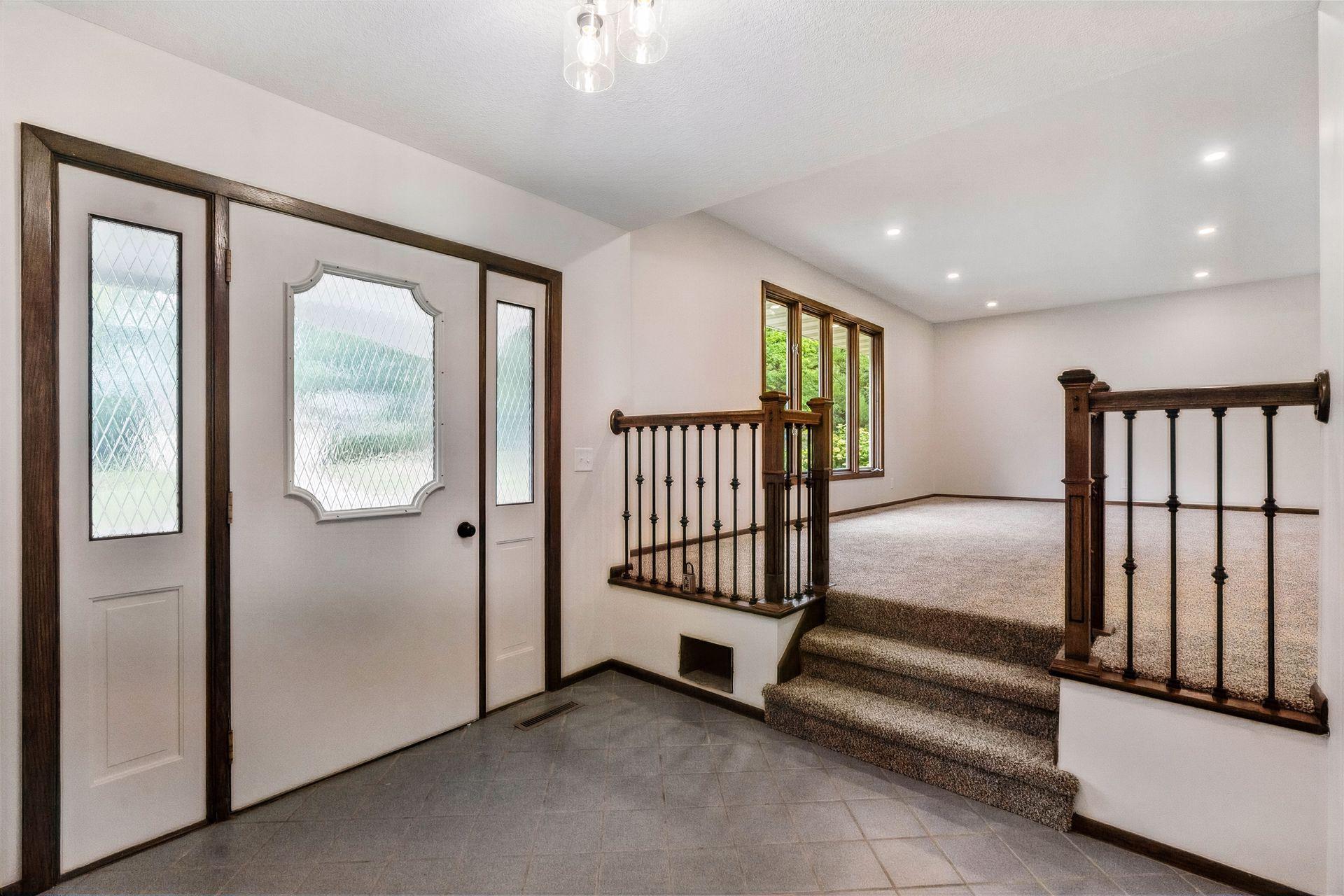 1086 Carlton Drive