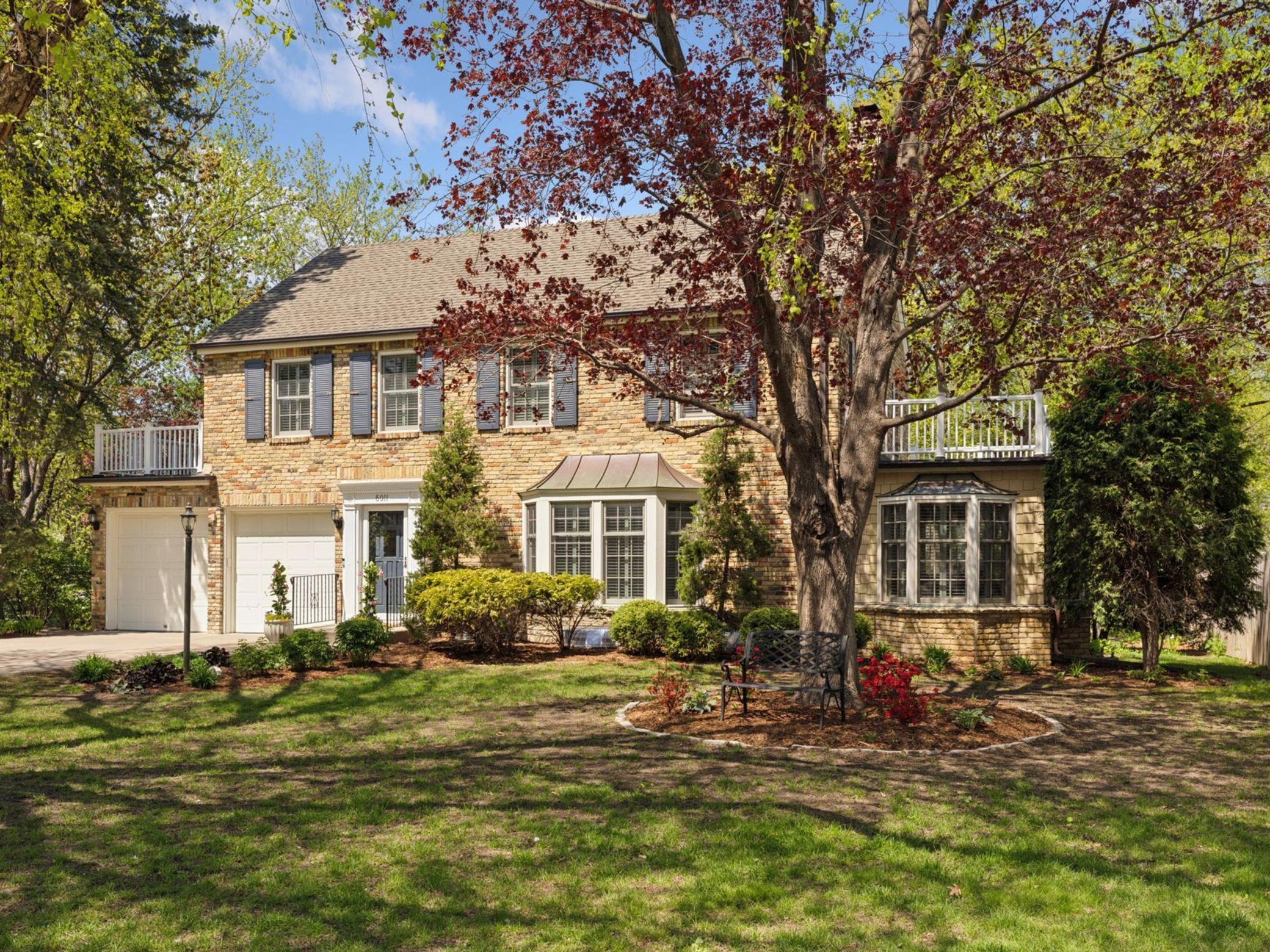 5011 Wooddale Lane
