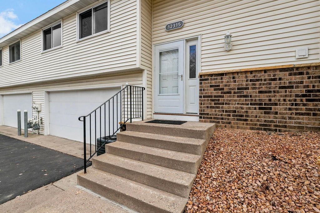 Photo of 12315 Oak Leaf Court, Burnsville, MN 55337 (MLS # 7052974)