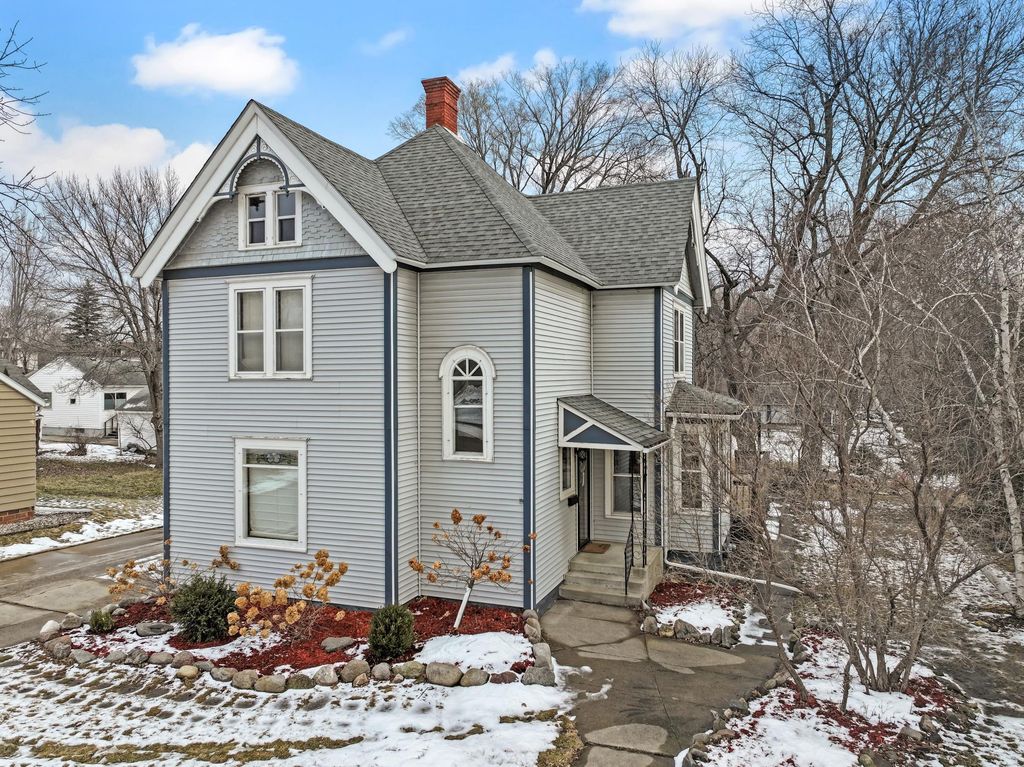 Photo of 406 W Marshall Street, Marshall, MN 56258 (MLS # 7033106)