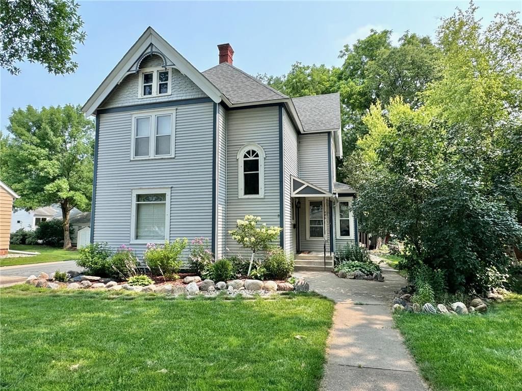 Photo of 406 W Marshall Street, Marshall, MN 56258 (MLS # 7033106)