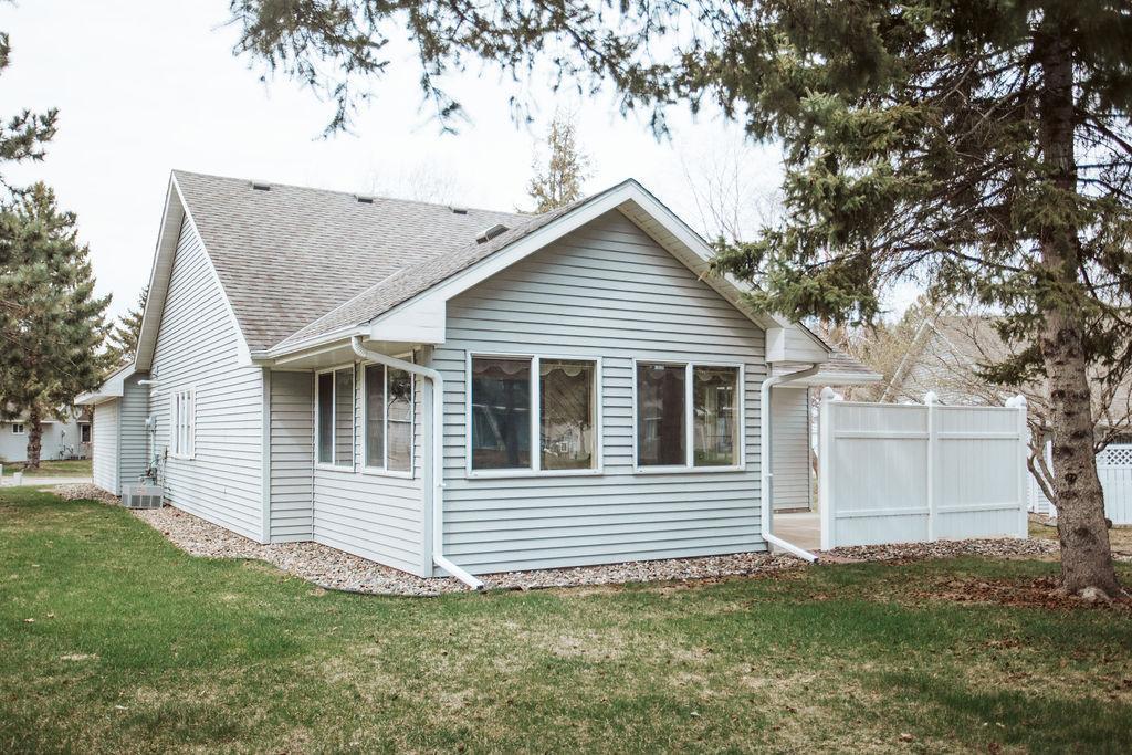 2501 Woodridge Lane