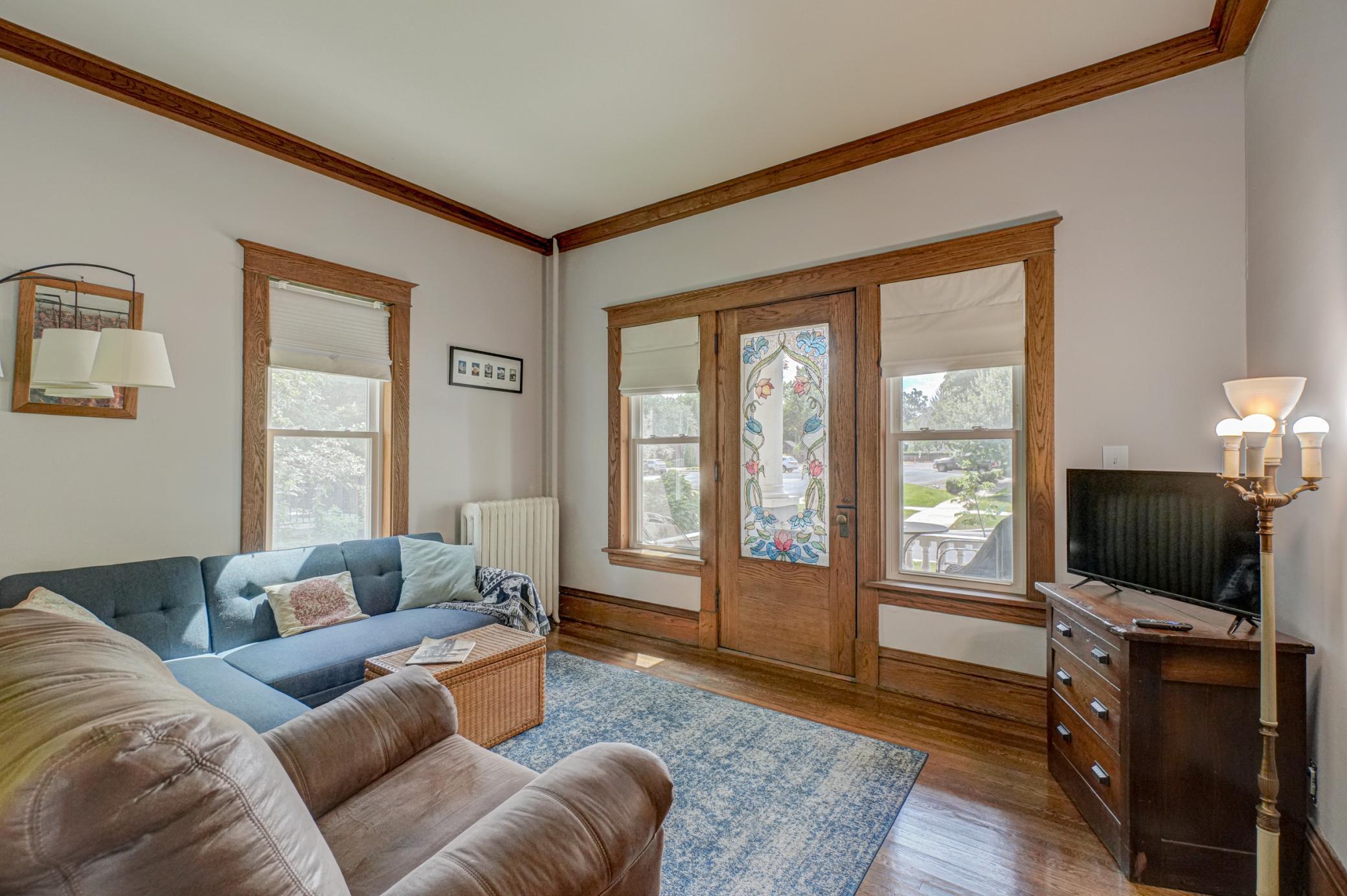 102 Western Avenue N 1