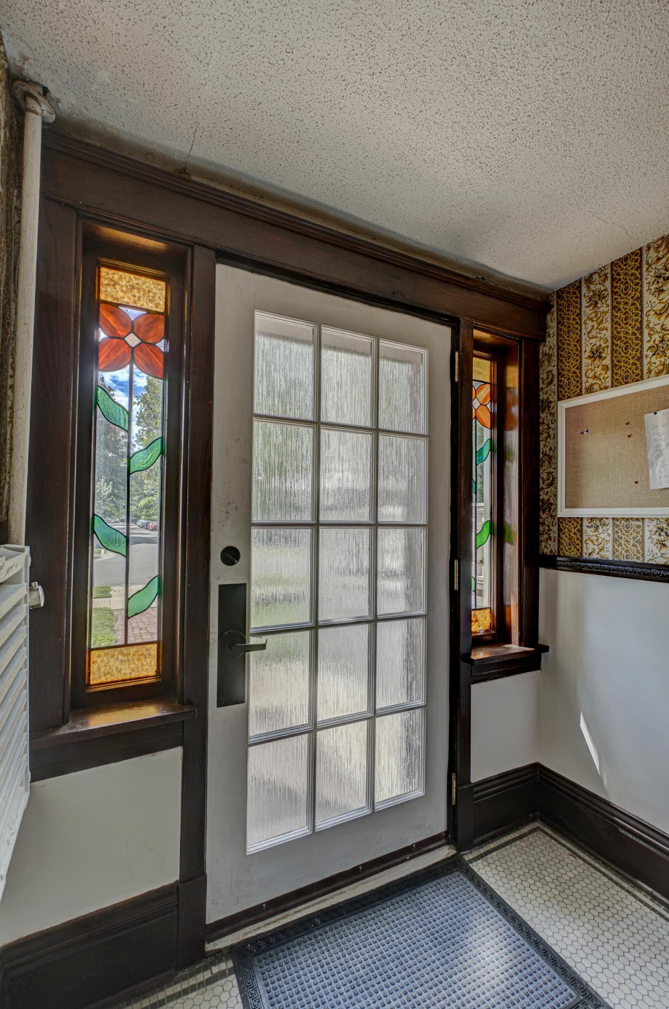 102 Western Avenue N 1
