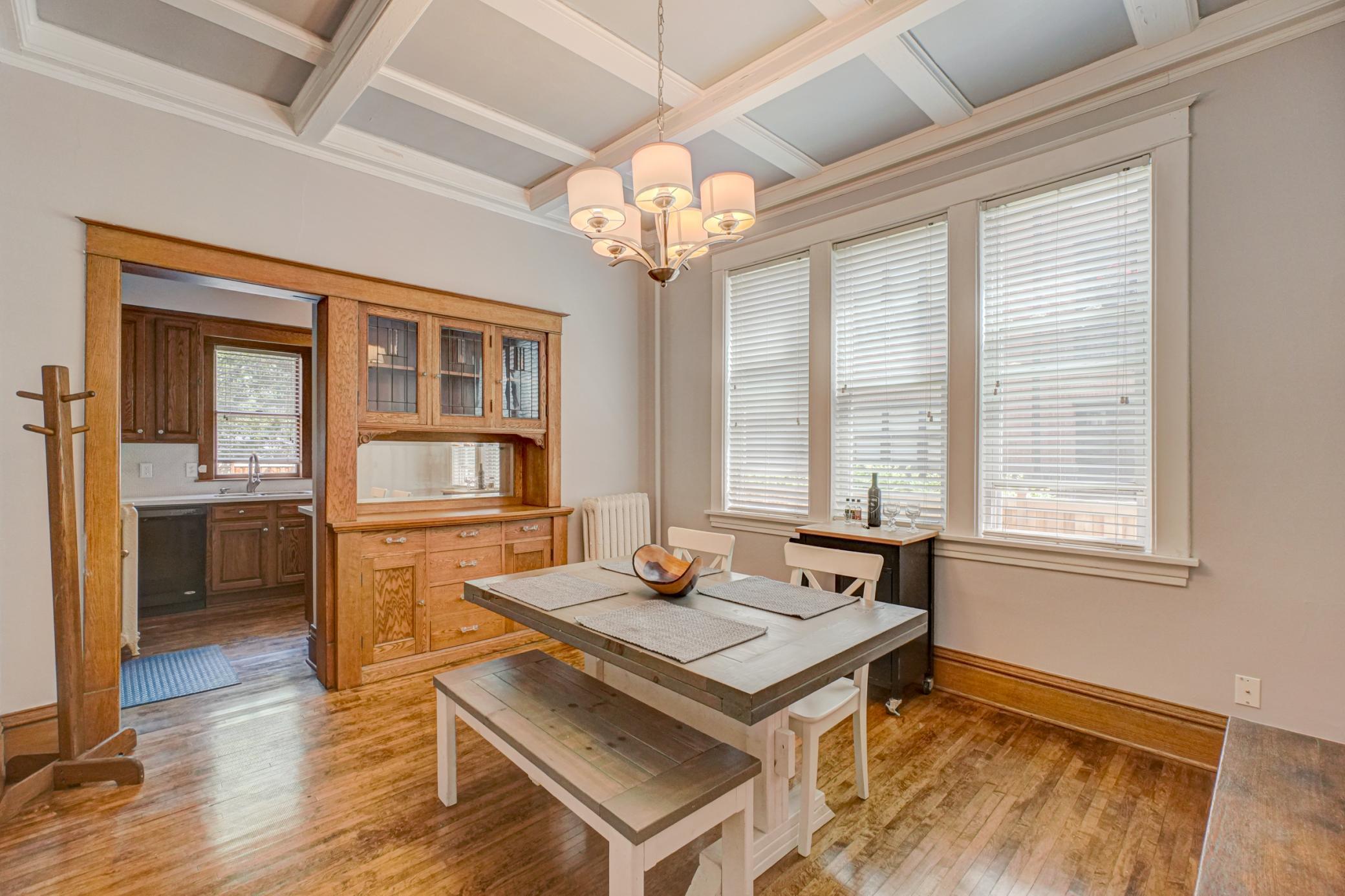 102 Western Avenue N 1