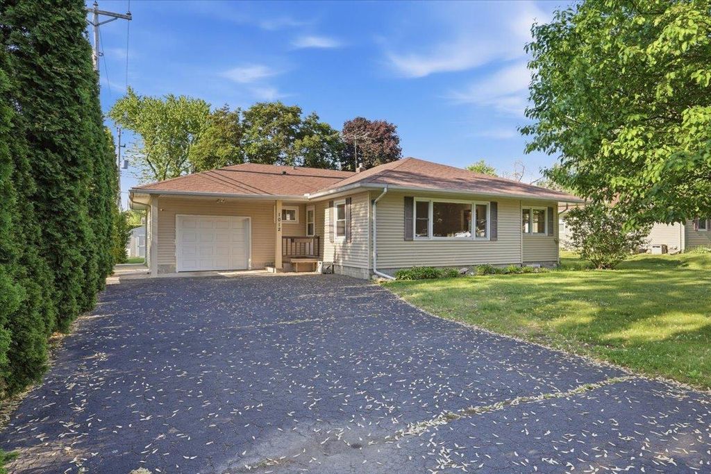 Photo of 1012 Summer Street, Hudson, WI 54016 (MLS # 7028328)