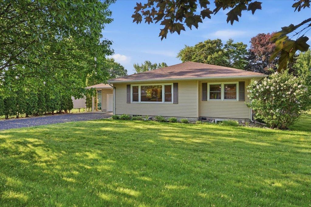 Photo of 1012 Summer Street, Hudson, WI 54016 (MLS # 7028328)