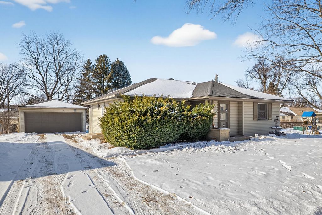 Photo of 2111 15th Avenue NW, Rochester, MN 55901 (MLS # 7016602)