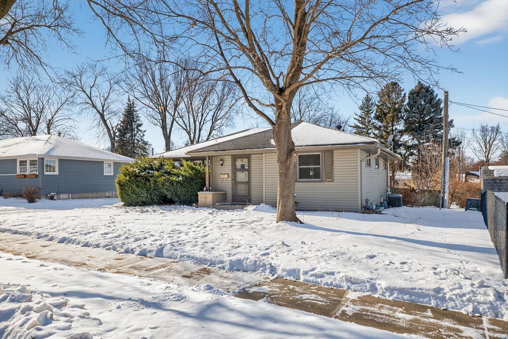 Photo of 2111 15th Avenue NW, Rochester, MN 55901 (MLS # 7016602)