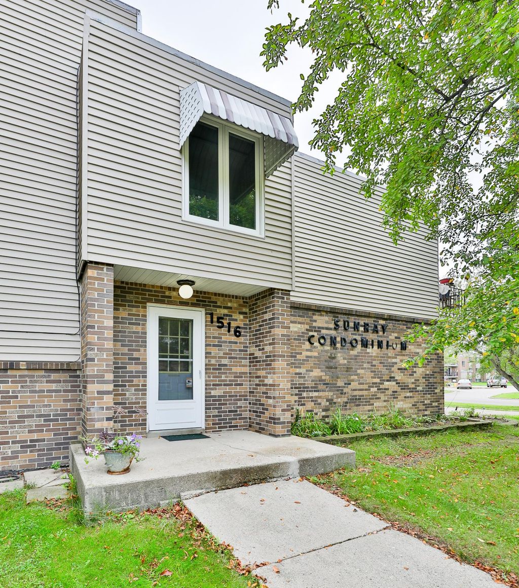 Photo of 1516 19 1/2 Street S #6, Moorhead, MN 56560 (MLS # 7044041)