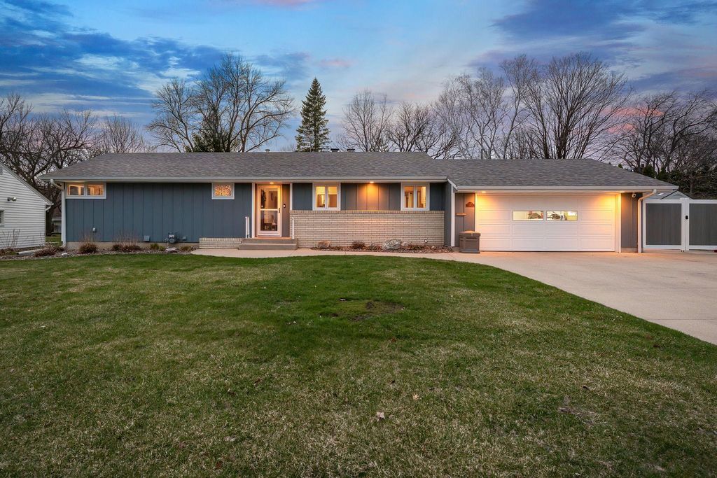 Photo of 307 21st Street NW, Austin, MN 55912 (MLS # 7047648)