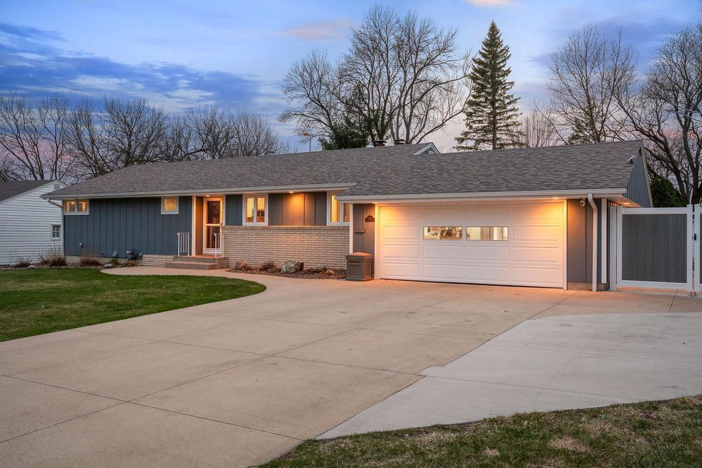 Photo of 307 21st Street NW, Austin, MN 55912 (MLS # 7047648)
