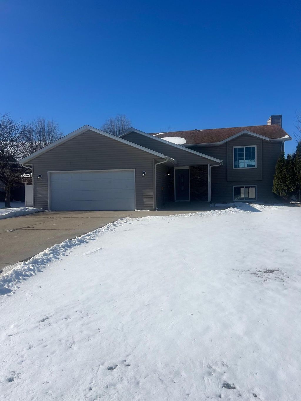 Photo of 1940 La Casa Lane SE, Owatonna, MN 55060 (MLS # 7027109)