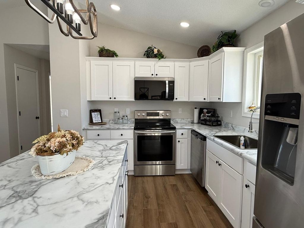 Photo of 1940 La Casa Lane SE, Owatonna, MN 55060 (MLS # 7027109)