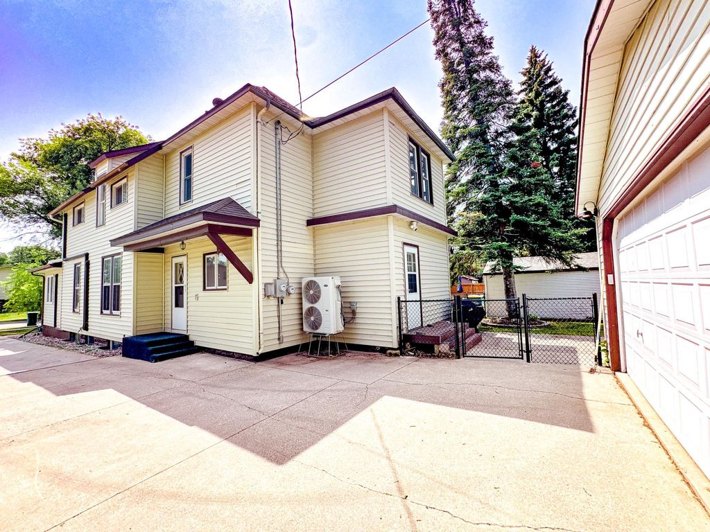 Photo of 316 S Ash Street, Crookston, MN 56716 (MLS # 7115011)