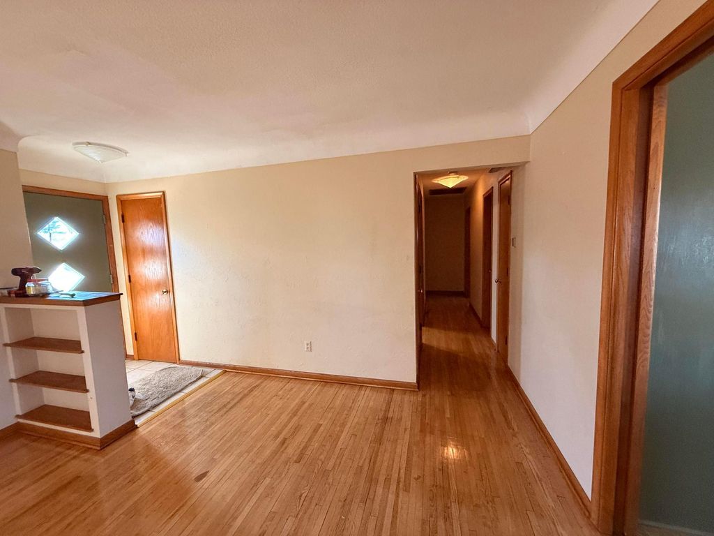 Photo of 2035 California Avenue E, Saint Paul, MN 55119 (MLS # 7034682)