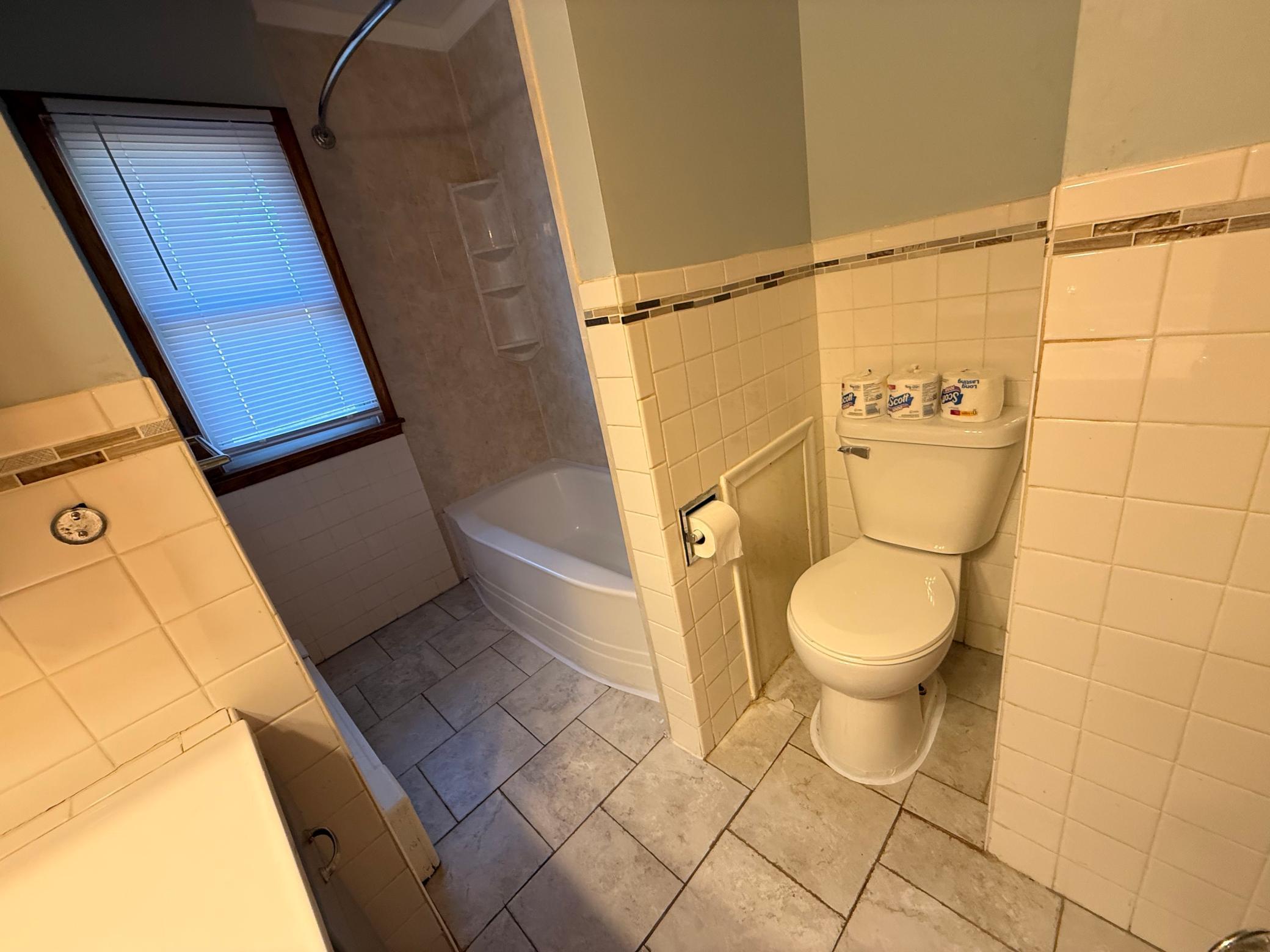 2035 California Avenue E