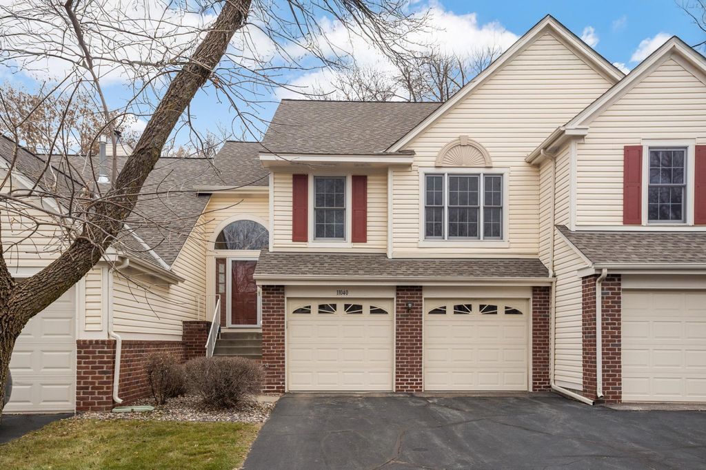 Photo of 11040 Oregon Curve, Bloomington, MN 55438 (MLS # 6819402)