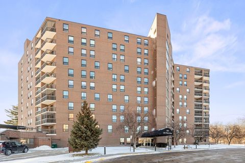 6615 Lake Shore Drive S 311 Richfield MN 55423