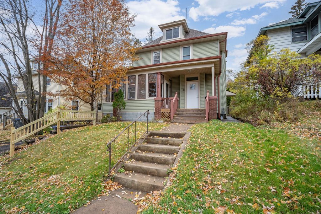 Photo of 625 Woodland Avenue, Duluth, MN 55812 (MLS # 7018003)