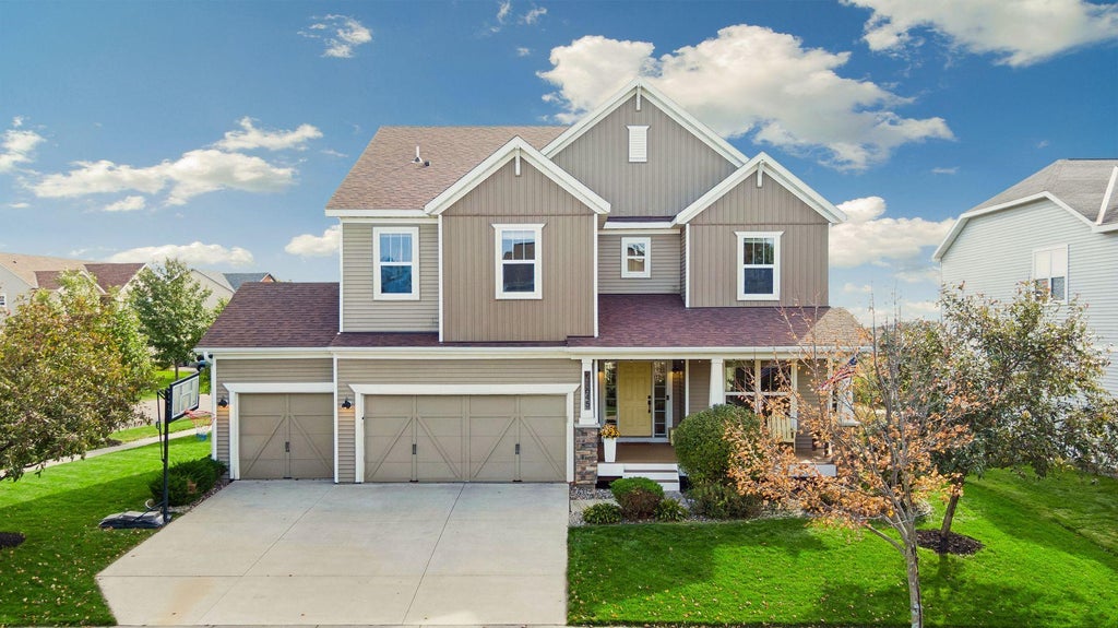 Photo of 11645 Wagon Wheel Curve, Woodbury, MN 55129 (MLS # 7163910)