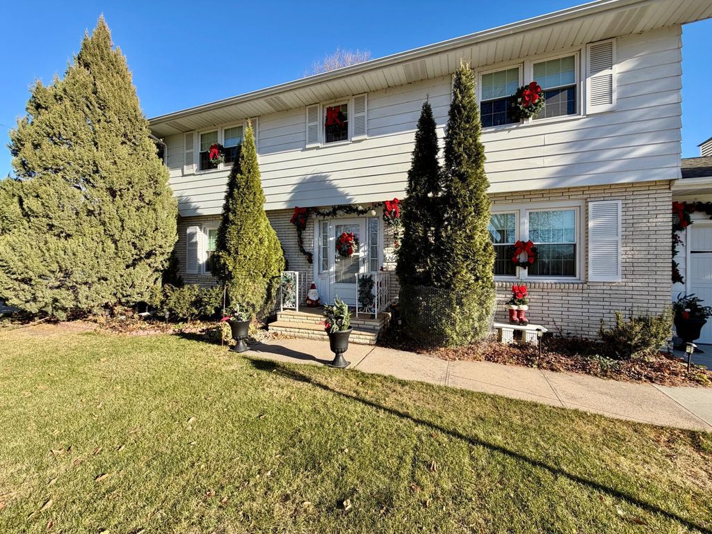 Photo of 2602 Rivershore Drive, Moorhead, MN 56560 (MLS # 7047701)