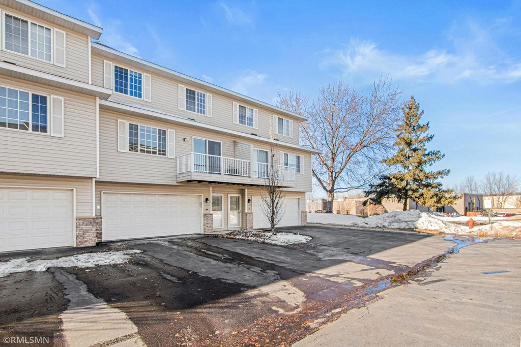 Photo of 2509 Cobble Hill Court #H, Woodbury, MN 55125 (MLS # 7018542)