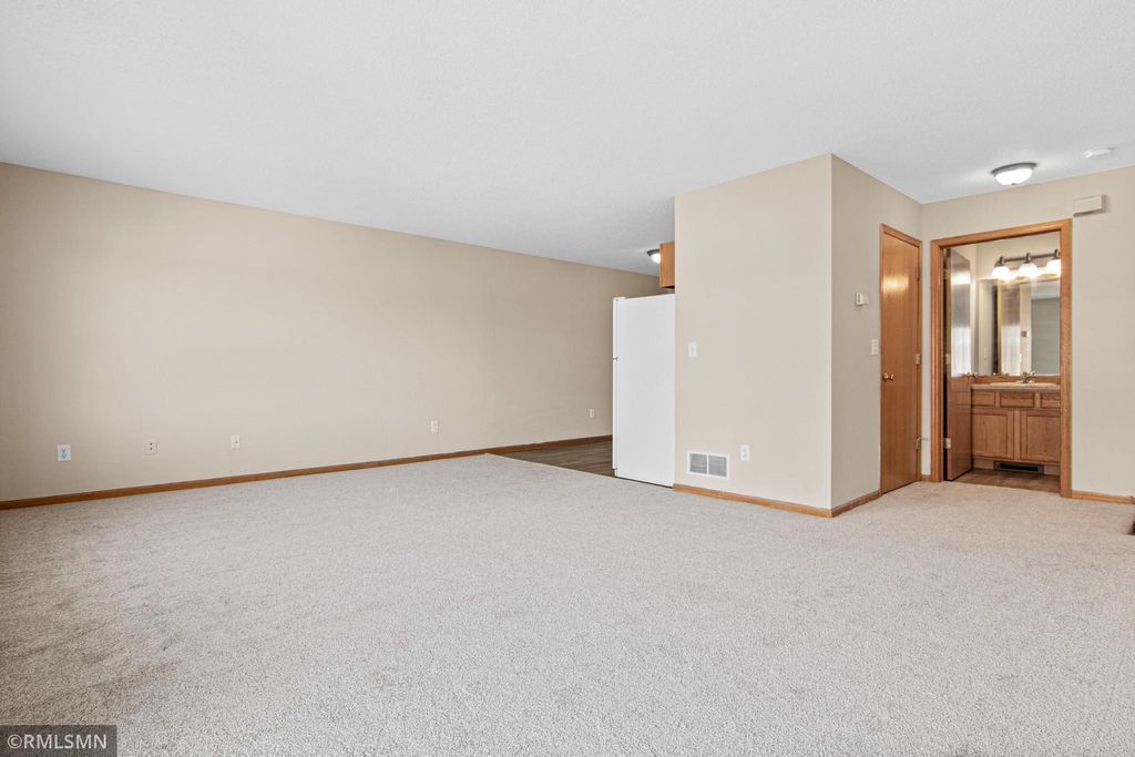 Photo of 2509 Cobble Hill Court #H, Woodbury, MN 55125 (MLS # 7018542)