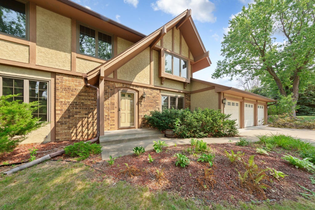 Photo of 14613 Carriage Lane, Burnsville, MN 55306 (MLS # 7127469)