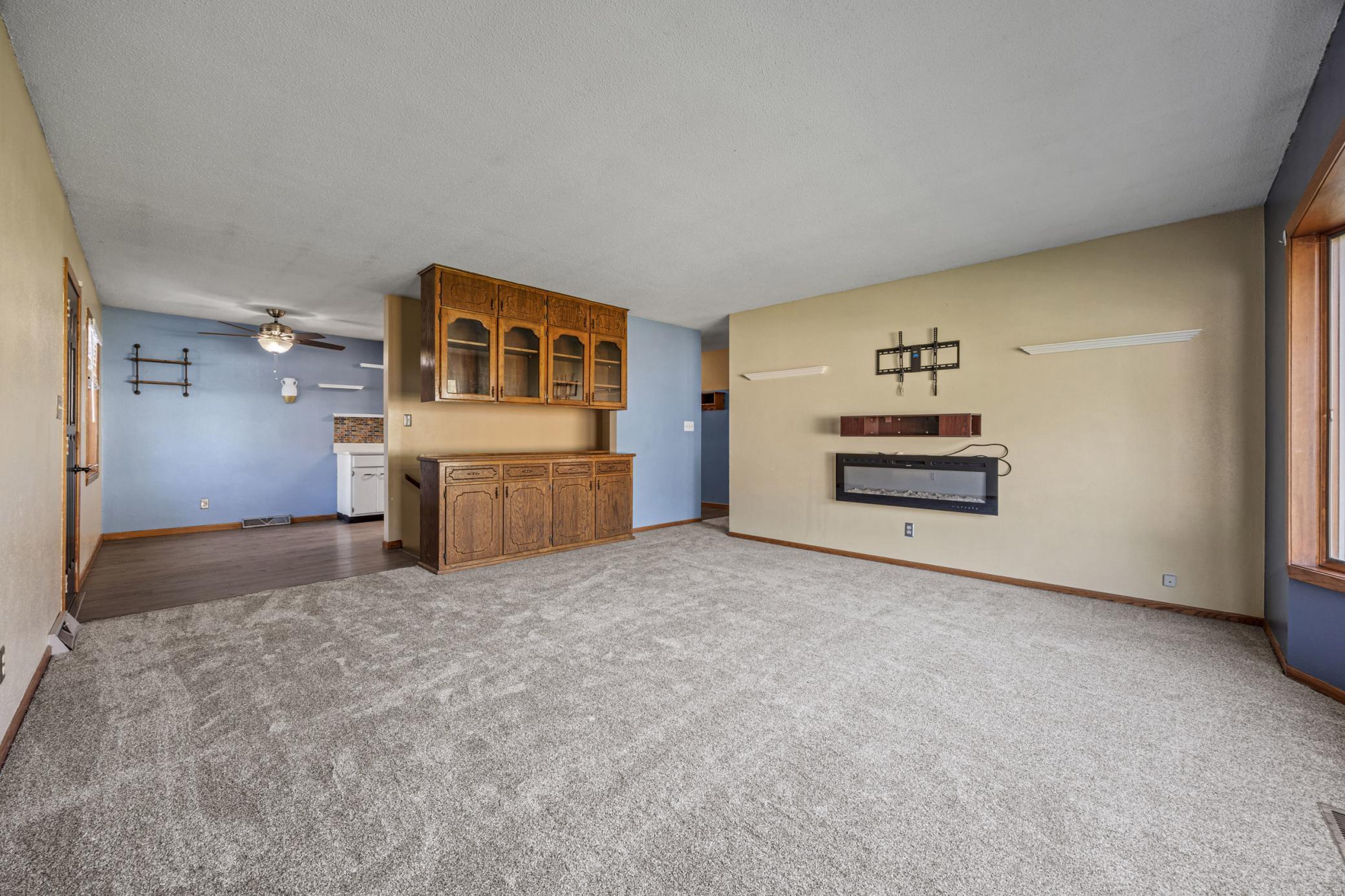 Fargo, North Dakota 58103, United States, 3 Bedrooms Bedrooms, ,2 BathroomsBathrooms,Residential,Active,250166